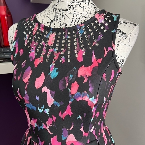 7 for $30 Apt. 9 Dress - Picture 2 of 9